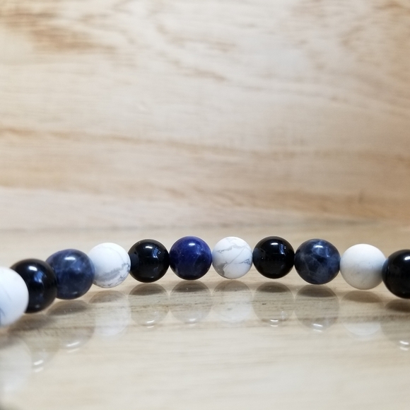 Black Onyx, Howlite & Sodalite Stretch Bra… - Picture 4 of 9